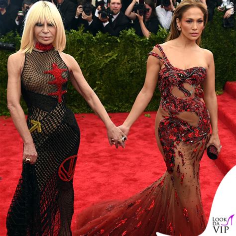 donatella versace abiti